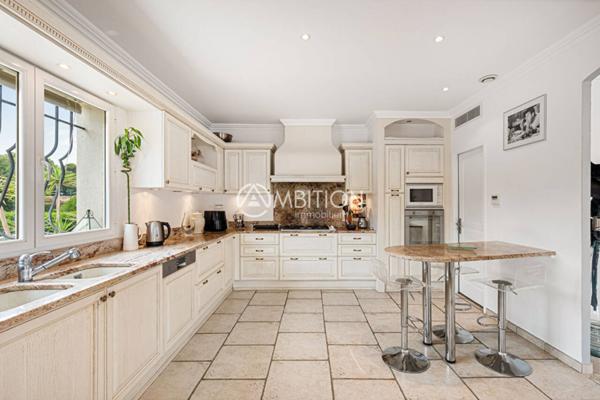Maison à vendre 8 pièces de 267 m²