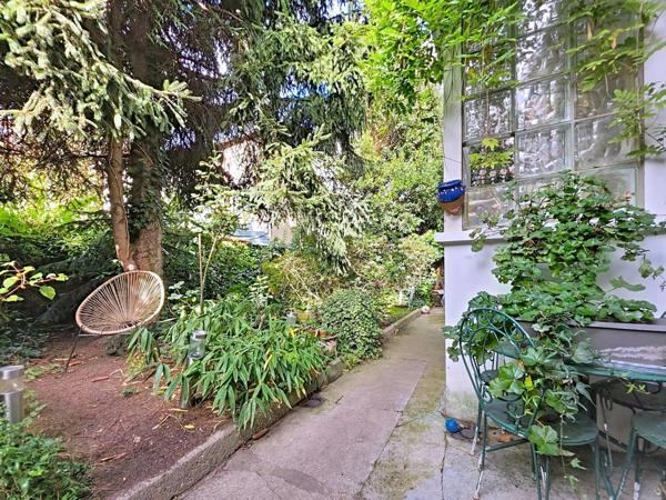 MAISON ANCIENNE AVEC JARDIN GARAGE ET CAVE