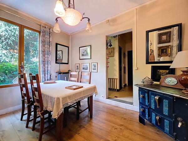 MAISON ANCIENNE AVEC JARDIN GARAGE ET CAVE