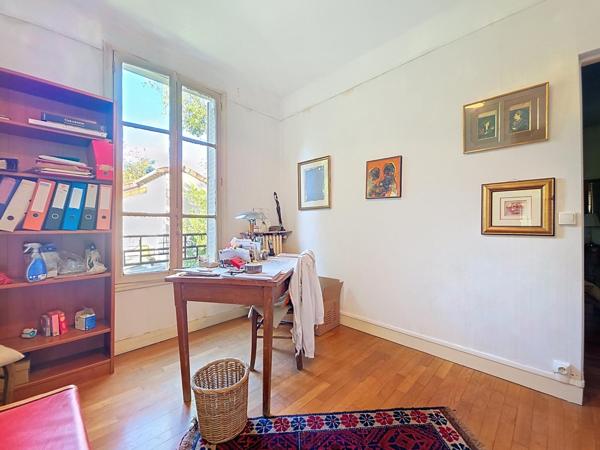 MAISON ANCIENNE AVEC JARDIN GARAGE ET CAVE