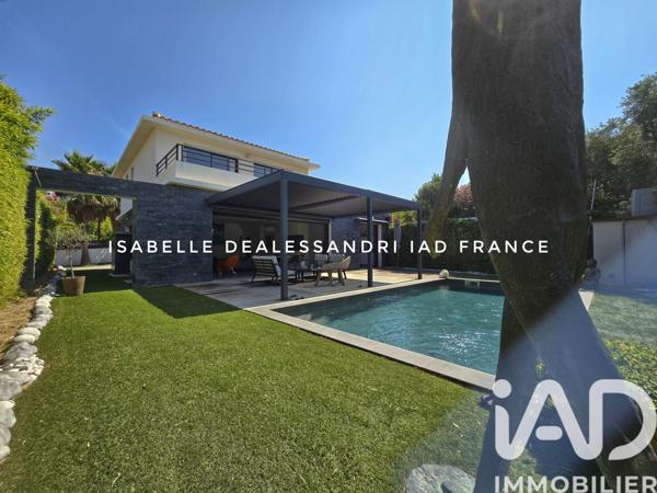 Maison à vendre 5 pièces 162 m² Sanary-sur-Mer
