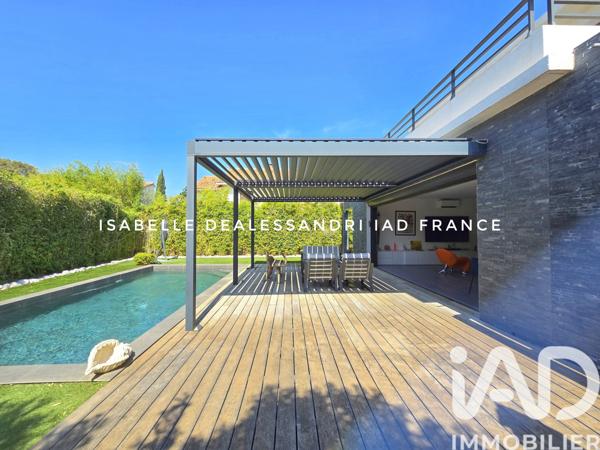 Maison à vendre 5 pièces 162 m² Sanary-sur-Mer
