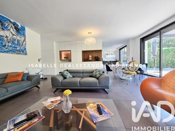 Maison à vendre 5 pièces 162 m² Sanary-sur-Mer