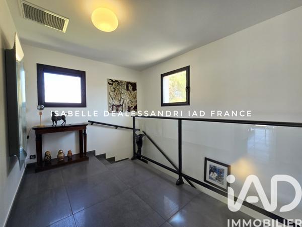 Maison à vendre 5 pièces 162 m² Sanary-sur-Mer