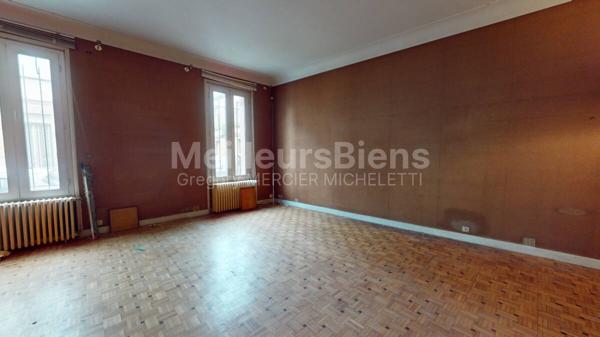 Appartement à rénover de 92 m2 dans le coeur de ST SEURIN
