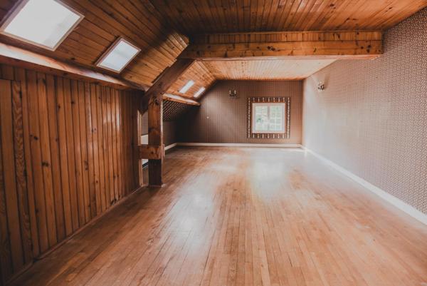 De beaux volumes au calme avec un joli jardin !