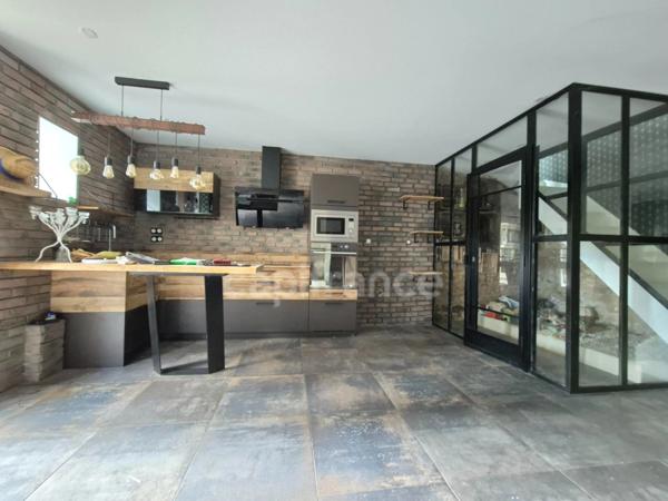 Maison 6 pièces PONS (17) - Centre ville - Piscine - Terrain de 167m²