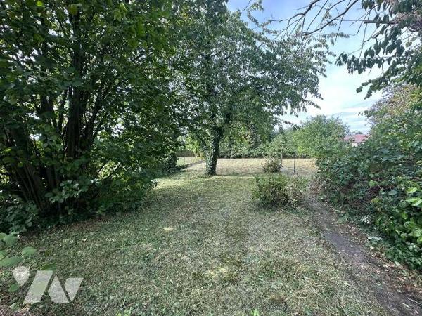 Maison individuelle à rénover - Grand terrain de 962 m² au calme - Dombasle-sur-Meurthe

Prix...
