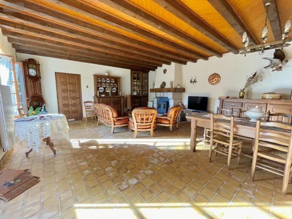 Maison à vendre à Chaulhac en Lozère (48140), ref : 48032-132