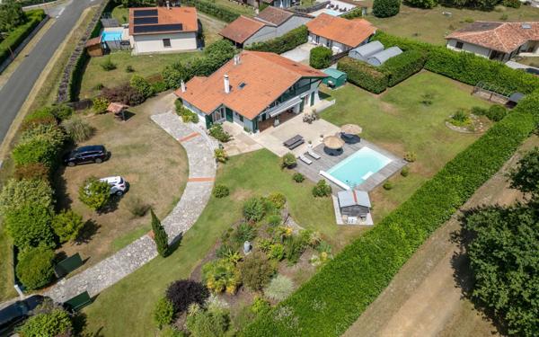 Maison à vendre    7 pièces •  Labouheyre