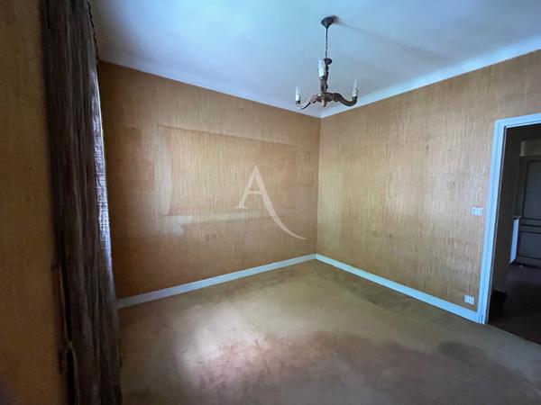 CLOS BANET VILLA DE 162 M² POSSIBLE 3 APPARTEMENTS . TERRAIN DE 4O3 m²