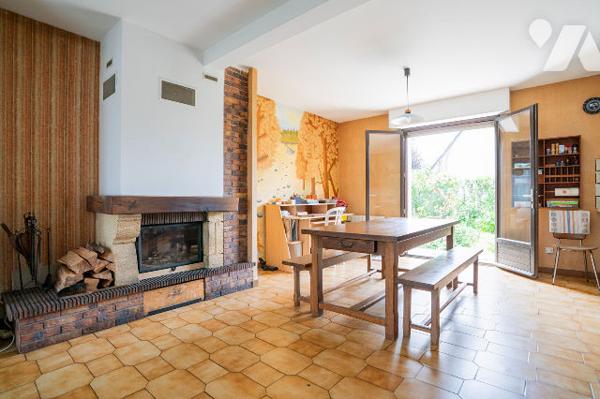 NOUVEAUTE - CHARTRES  de BRETAGNE - MAISON T6 4 CHAMBRES