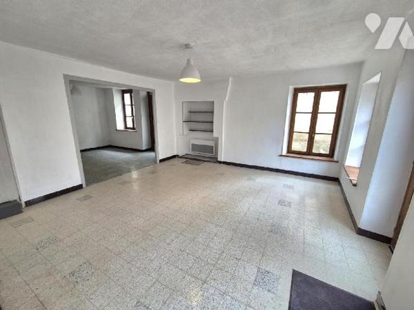 Au centre village d'Essoyes, à proximité des commerces et des commodités à pied, venez découvri...