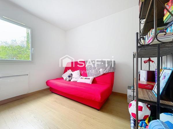 Maison de plain-pied quatre chambres avec jardin