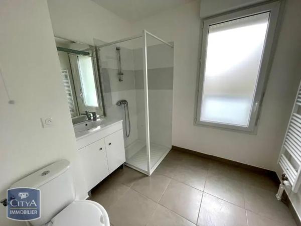 Appartement à louer 2 pièces 41m² Petit-Couronne (76650)
