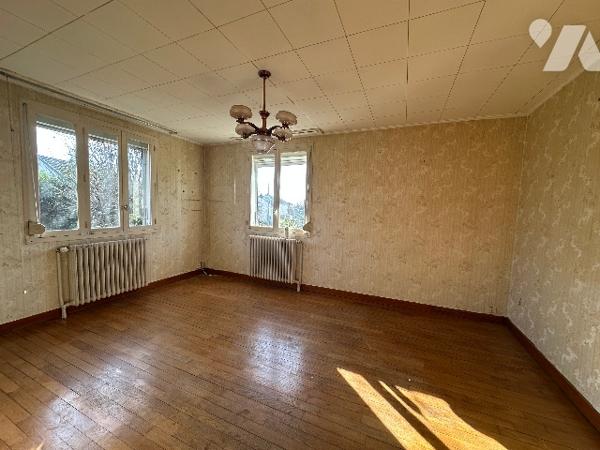 DOLE, quartier Bedugue , maison individuelle à rénover