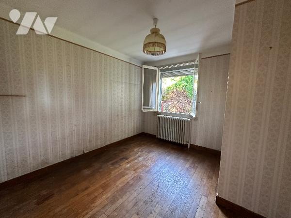 DOLE, quartier Bedugue , maison individuelle à rénover