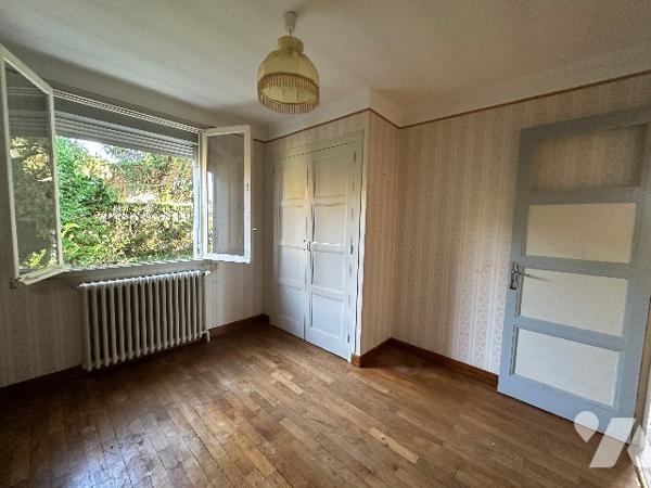 DOLE, quartier Bedugue , maison individuelle à rénover