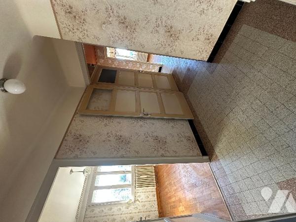 DOLE, quartier Bedugue , maison individuelle à rénover