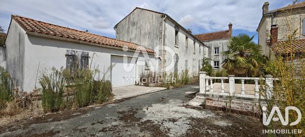 Maison à vendre 5 pièces 289 m² Les Velluire-sur-Vendée