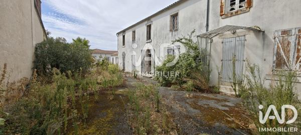 Maison à vendre 5 pièces 289 m² Les Velluire-sur-Vendée