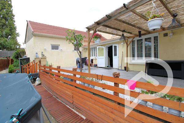 Maison 10 pièces 277 m2