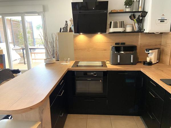 À Vendre : Appartement T2 Moderne En Centre-ville D'hyères