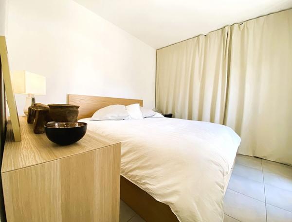 À Vendre : Appartement T2 Moderne En Centre-ville D'hyères