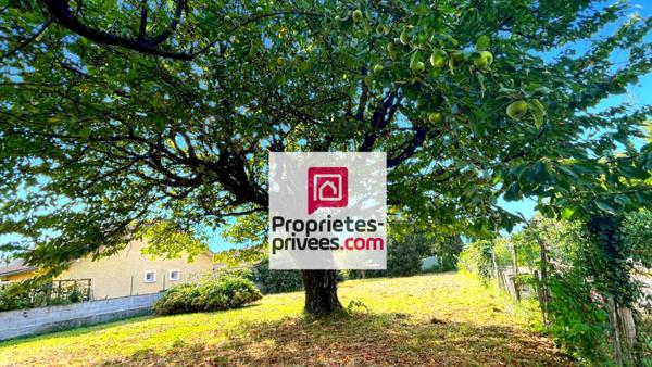 TERRAIN A BATIR Plat de 1029 m² à Pontcharra avec Dépendance. Vue Montagne