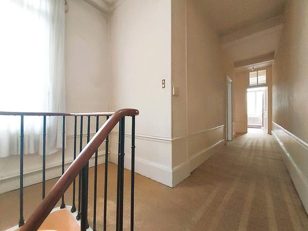 Maison 8 pièces 219 m2