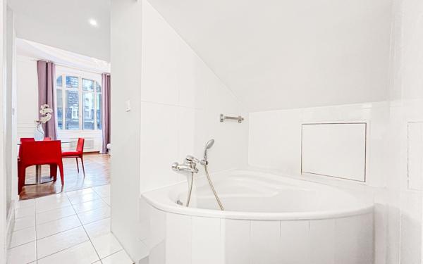 Appartement à vendre    2 pièces • 38 m2 Nice