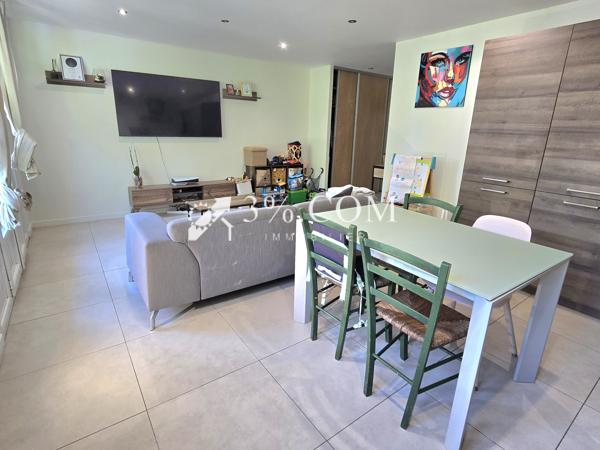 Appartement
                                                                                                                                                                                                                                                                                                                        3 pièce(s)                                                                                                                                                                                                          2 chambre(s)                                                                                                                                                                                                          59  m²