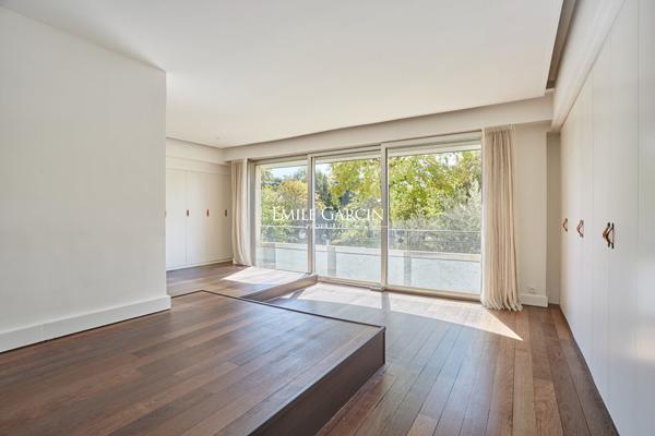A vendre - Neuilly - 92200 - Appartement - 152 m2 -  80 m² de jardin - 2 chambres