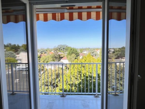 Saint-Cyr-sur-Loire – Bel appartement T3 lumineux avec ascensceur, garage, cave et balcon