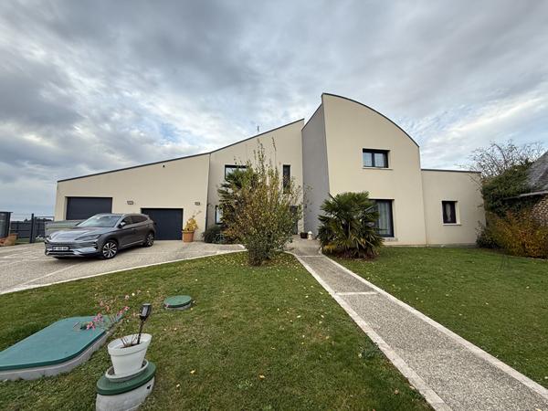 Maison 8 pièces 269.93 m2