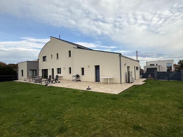 Maison 8 pièces 269.93 m2