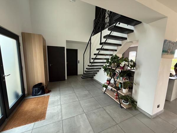 Maison 8 pièces 269.93 m2
