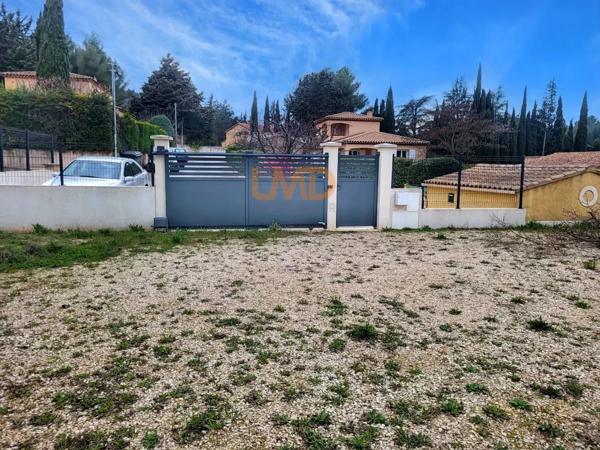 Villa avec jardin et garage 13112 LA Destrousse