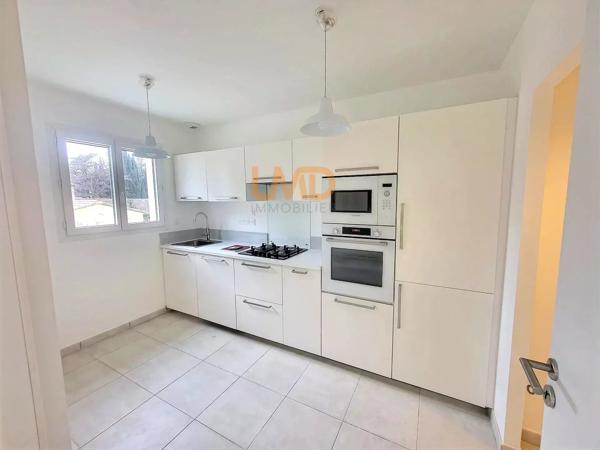 Villa avec jardin et garage 13112 LA Destrousse