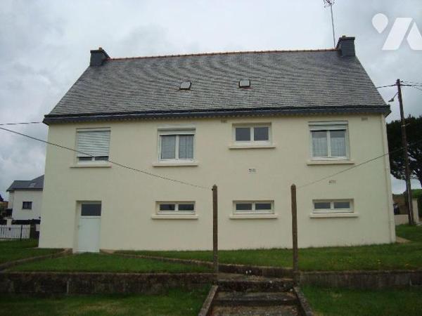 Maison 7 pièces à vendre à NEULLIAC (56300), Morbihan (56), à quelques km de PONTIVY, proche de...