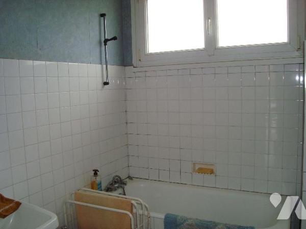 Maison 7 pièces à vendre à NEULLIAC (56300), Morbihan (56), à quelques km de PONTIVY, proche de...