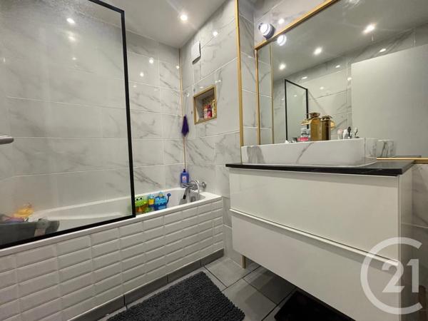 Appartement F4 à vendre  4 pièces - 82,40 m 2   ERAGNY SUR OISE  - 95
