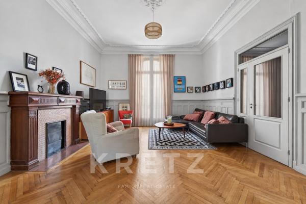 Hôtel particulier du XIXe avec jardin, piscine et garage en coeur de ville