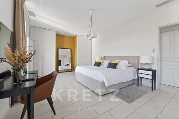 Hôtel particulier du XIXe avec jardin, piscine et garage en coeur de ville