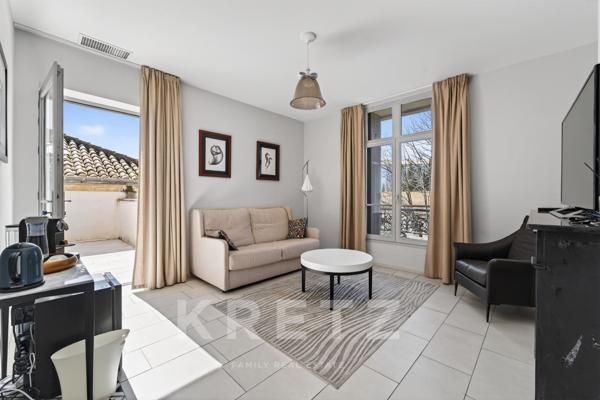 Hôtel particulier du XIXe avec jardin, piscine et garage en coeur de ville