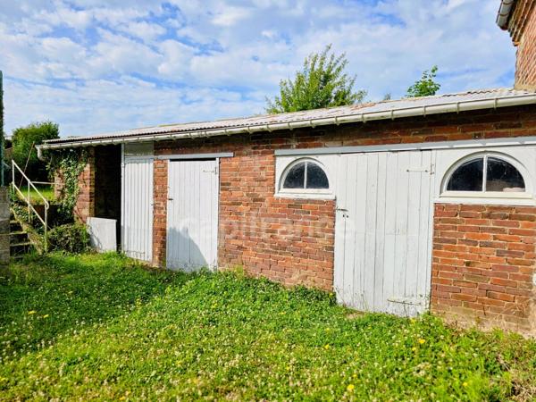À VENDRE BÂTISSE EN BRIQUE À RENOVER d'environs 130 m² avec dépendances à Friville-Escarbotin 80