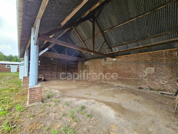 À VENDRE BÂTISSE EN BRIQUE À RENOVER d'environs 130 m² avec dépendances à Friville-Escarbotin 80