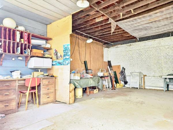 À VENDRE BÂTISSE EN BRIQUE À RENOVER d'environs 130 m² avec dépendances à Friville-Escarbotin 80