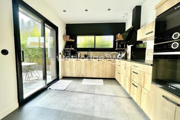 Maison à vendre 6 pièces de 142,15 m² à Jouy-le-Moutier