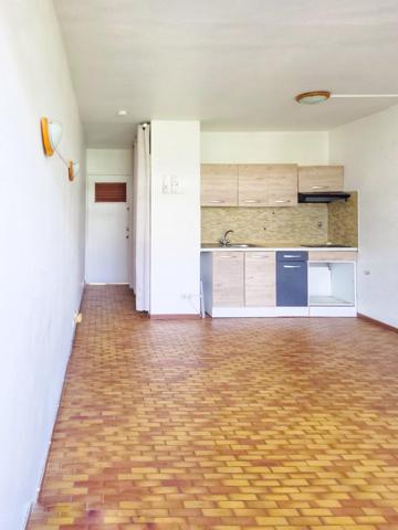 Studio sur la Marina de la pointe du bout